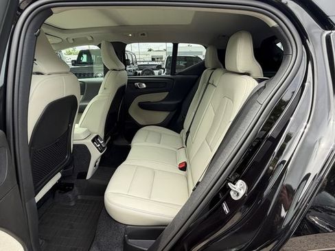 Used 2025 Volvo XC40 B5 Plus w/ Protection Package Premier AWD/4WD image 14