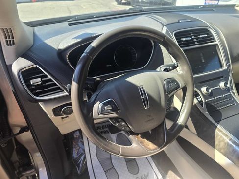 Used 2016 Lincoln MKX Reserve w/ Climate Package AWD/4WD image 18