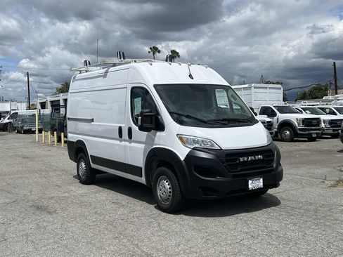 Used 2024 RAM ProMaster 2500 FWD image 1