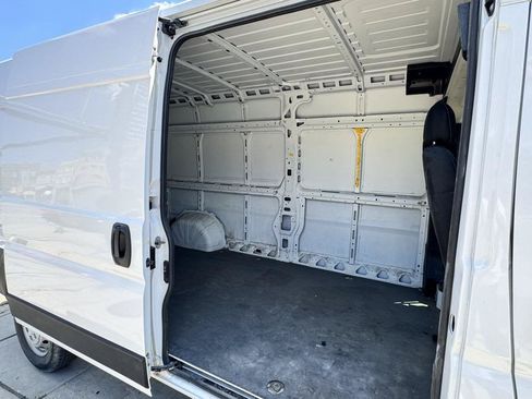 Used 2023 RAM ProMaster 2500 FWD image 23