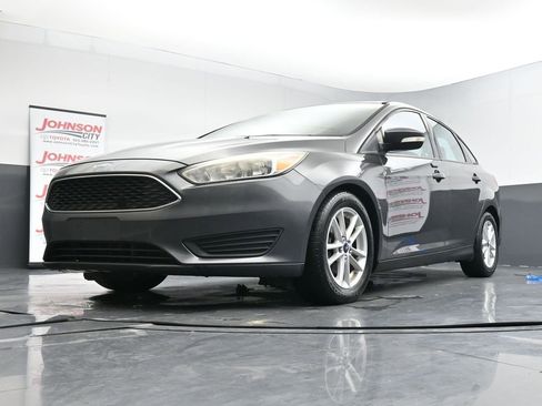 Used 2016 Ford Focus SE w/ Reverse Sensing Package image 39