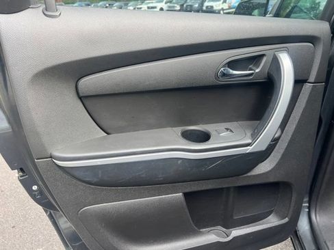 Used 2012 GMC Acadia SLE FWD image 17