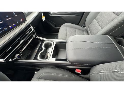 New 2026 Chevrolet Traverse LT w/ Driver Confidence Package AWD/4WD image 20