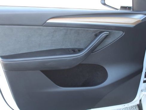 Used 2023 Tesla Model Y Long Range AWD/4WD image 12