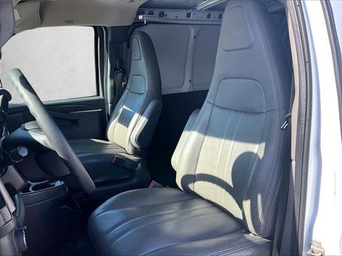 Used 2020 GMC Savana 2500 Extended w/ Enhanced Convenience Package image 26