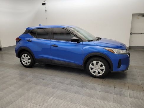 Used 2021 Nissan Kicks S FWD image 11