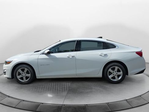 Used 2023 Chevrolet Malibu LS w/ Driver Confidence Package FWD image 2