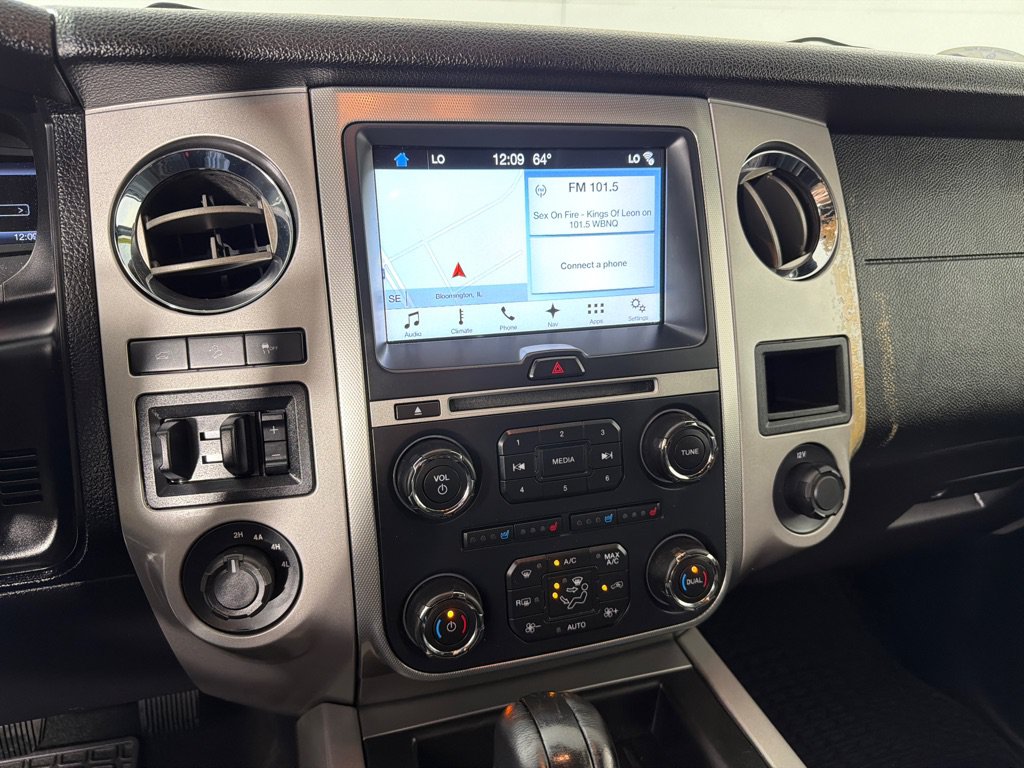 Used 2017 Ford Expedition XLT w/ Equipment Group 202A AWD/4WD image 14