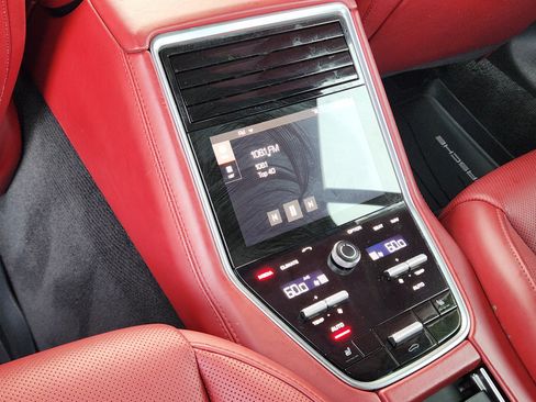 Used 2019 Porsche Panamera GTS AWD/4WD image 28