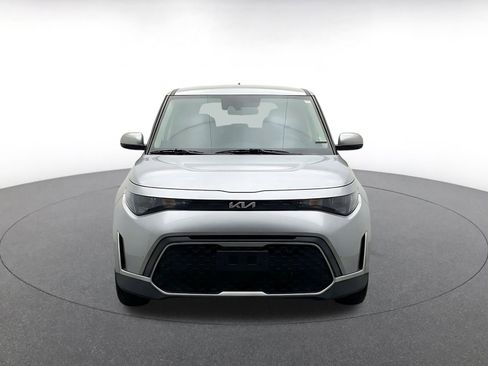 Used 2025 Kia Soul LX w/ LX Technology Package FWD image 2