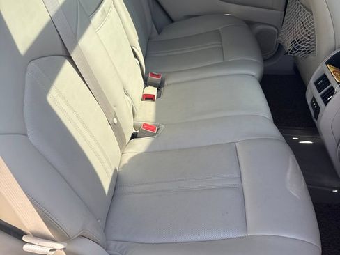 Used 2011 Cadillac SRX Luxury FWD image 15