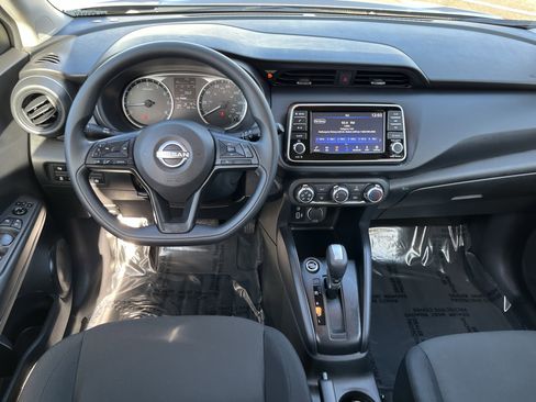 Used 2025 Nissan Kicks Play S image 11