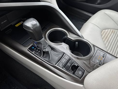 Used 2024 Toyota Camry SE w/ Cold Weather Package image 20