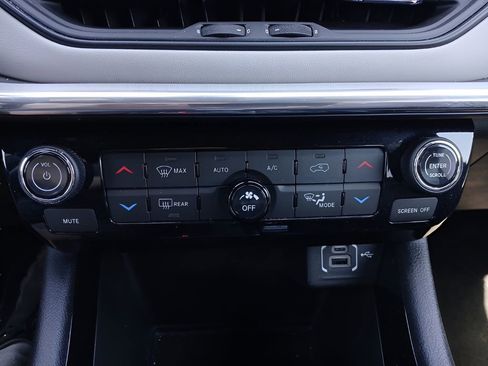 Used 2024 Jeep Compass Limited AWD/4WD image 15