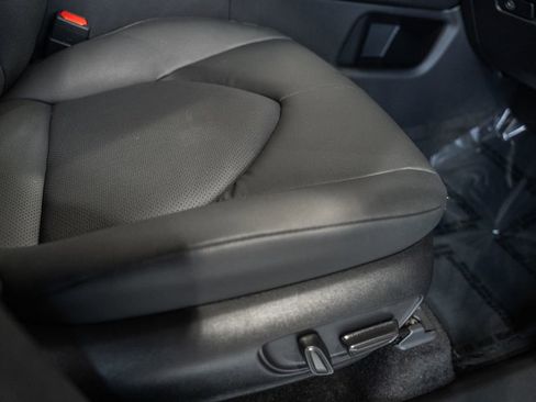 Used 2026 Toyota Grand Highlander XLE image 36