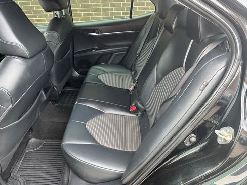 Used 2020 Toyota Camry SE image 6