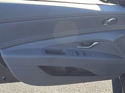 Used 2025 Hyundai Elantra SEL FWD image 14