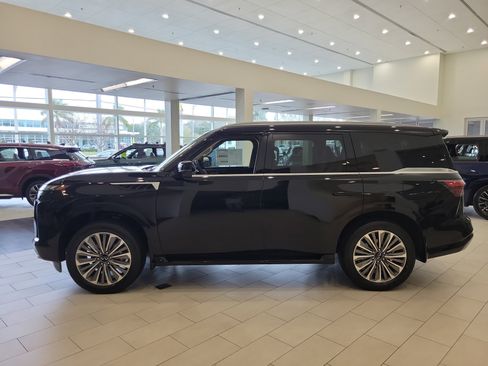 New 2026 INFINITI QX80 Luxe image 7