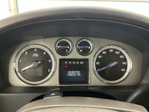 Used 2014 Cadillac Escalade ESV Premium image 11