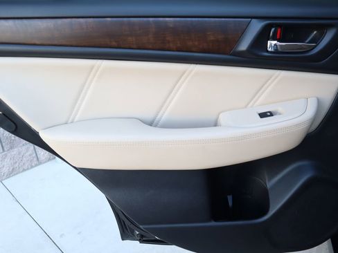 Used 2018 Subaru Outback 3.6R Limited image 25