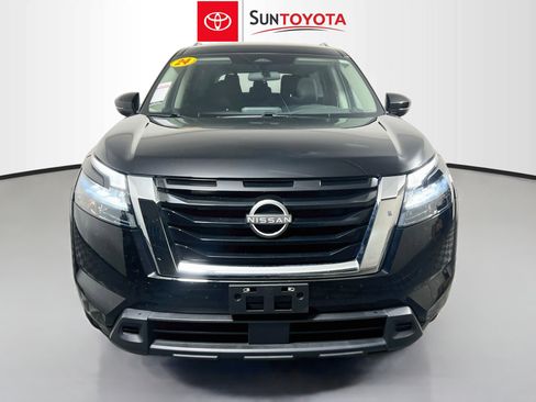 Used 2024 Nissan Pathfinder SV FWD image 10