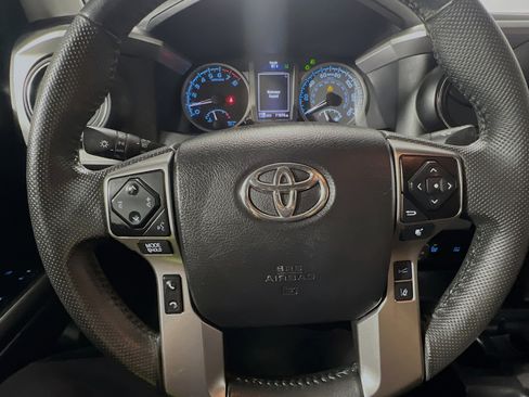 Used 2022 Toyota Tacoma SR5 RWD image 18