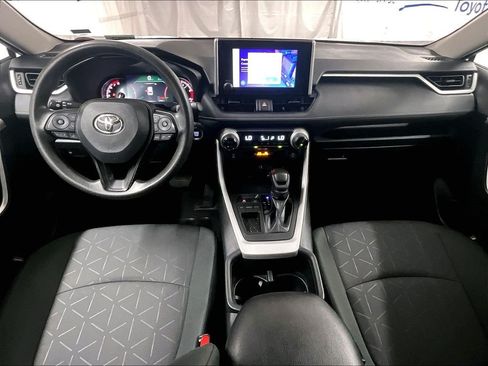Used 2024 Toyota RAV4 XLE FWD image 21