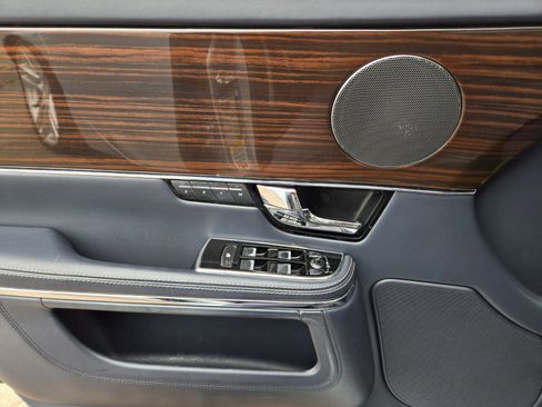 Used 2011 Jaguar XJ L image 15