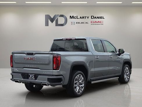 Certified 2023 GMC Sierra 1500 Denali w/ Denali Reserve Package AWD/4WD image 5