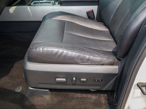 Used 2016 Ford Expedition Limited w/ Equipment Group 301A AWD/4WD image 16