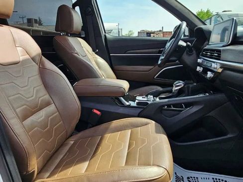 Used 2022 Kia Telluride SX w/ SX Prestige Package image 16