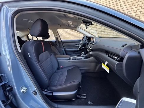 New 2025 Nissan Sentra SR image 9