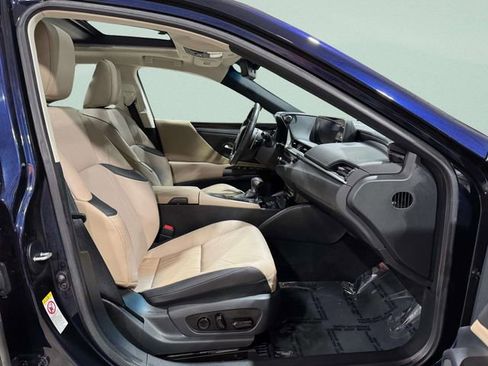 Used 2019 Lexus ES 350 w/ Accessory Package image 29