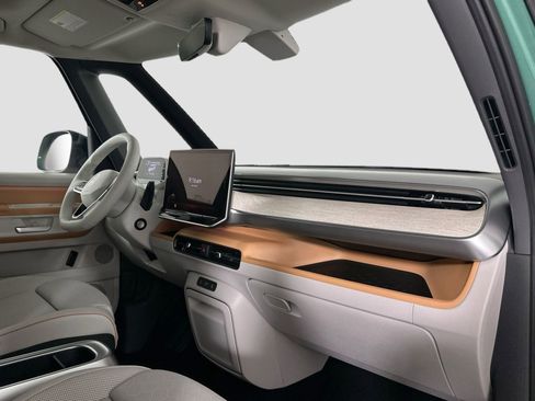 New 2025 Volkswagen ID. Buzz Pro S Plus image 26