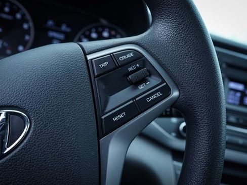 Used 2018 Hyundai Elantra SE image 20