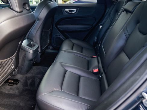 Used 2025 Volvo XC60 B5 Core image 20