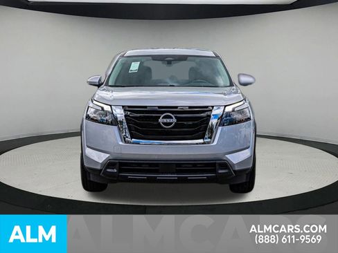 Used 2025 Nissan Pathfinder SV image 11
