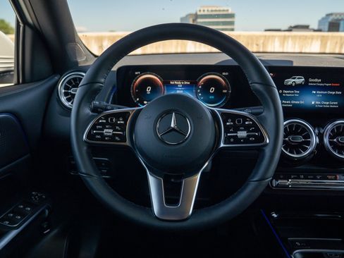 Certified 2023 Mercedes-Benz EQB 300 4MATIC image 22