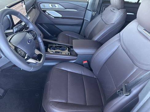 New 2026 Ford Explorer Platinum image 21
