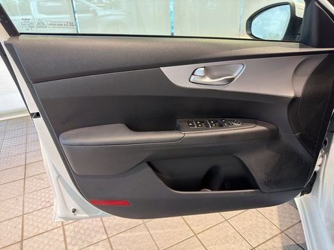 Used 2023 Kia Forte LXS w/ LXS Technology Package FWD image 13