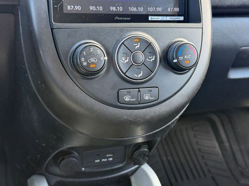 Used 2012 Kia Soul + image 18