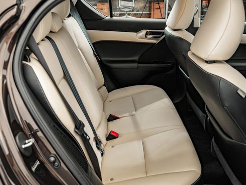 Used 2014 Lexus CT 200h FWD image 42