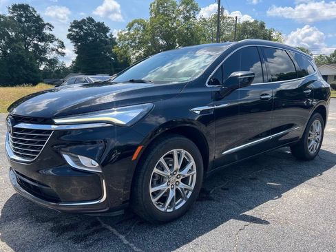 Used 2023 Buick Enclave Premium w/ Experience Buick Package FWD image 8