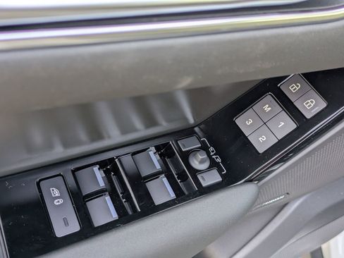 New 2026 Land Rover Range Rover Velar S AWD/4WD image 12