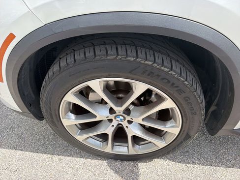 Used 2023 BMW X5 xDrive40i w/ Premium Package AWD/4WD image 12