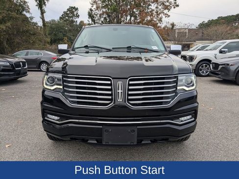 Used 2017 Lincoln Navigator Select image 9