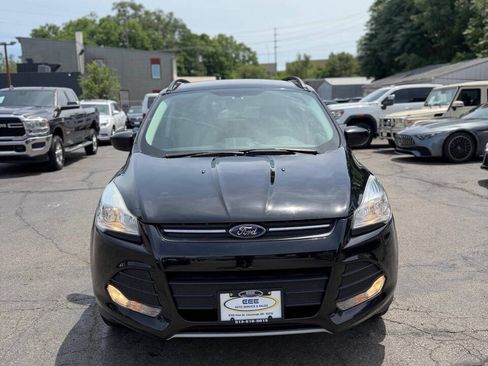 Used 2016 Ford Escape SE w/ Equipment Group 201A FWD image 3