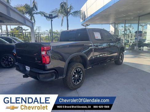 Used 2024 Chevrolet Silverado 1500 ZR2 image 8