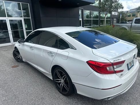 Used 2021 Honda Accord Touring image 3