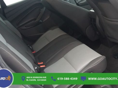 Used 2017 Ford Escape SE FWD image 13